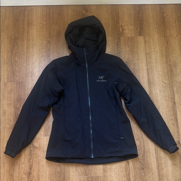 Arc'teryx Women's Atom Hoody - Picture 2 of 9